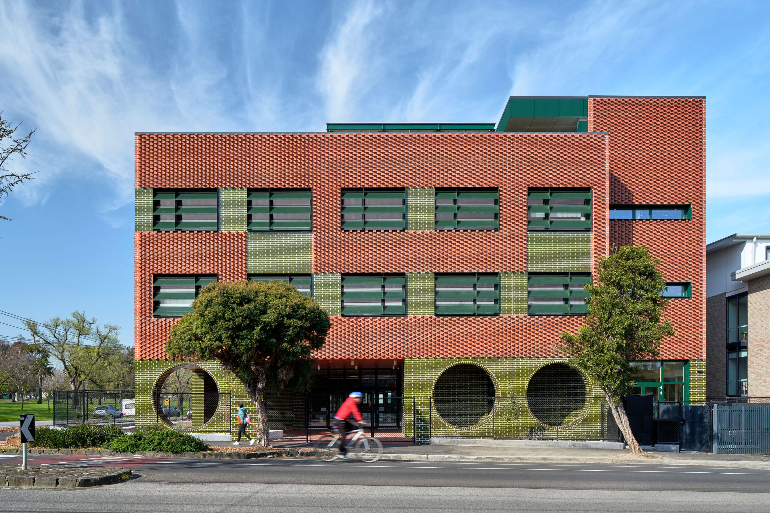 Viridian Glass – Clifton Hill Passive House Primary School